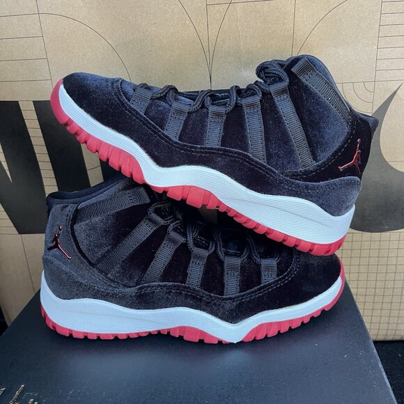 NEW Air Jordan 11 Velvet Bred Black Red Kids Size 11C HF7807-061 - Picture 1 of 6